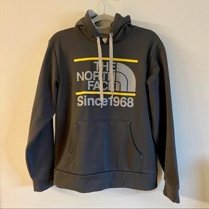 The North Face Hoodie • Mens M